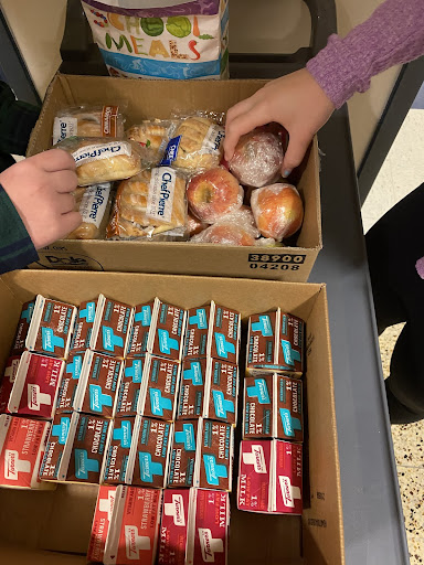 Norwin students choose free breakfast items from the federal program for free breakfast nationwide.