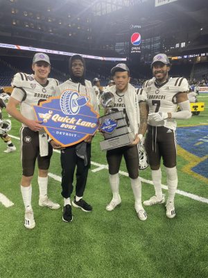 Western Michigan tops Nevada, 52-24, in Quick Lane Bowl