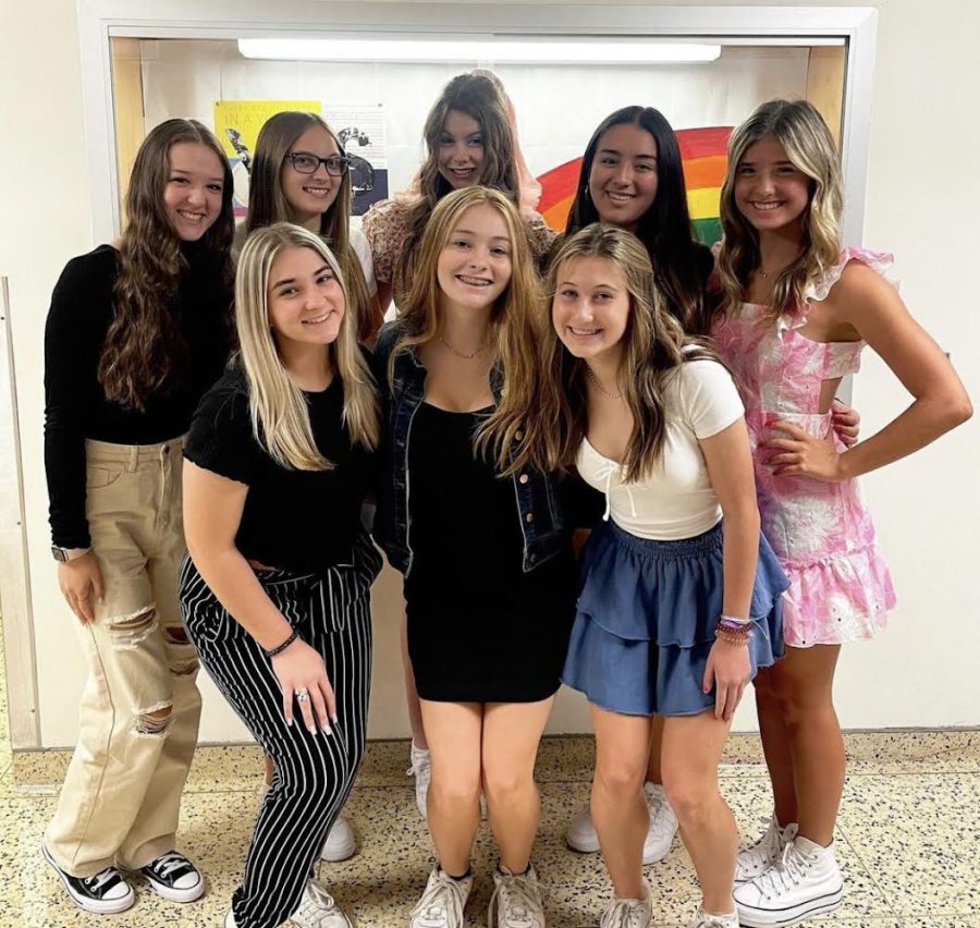 2022-2023 Yearbook students pose for Well Dressed Wednesday!