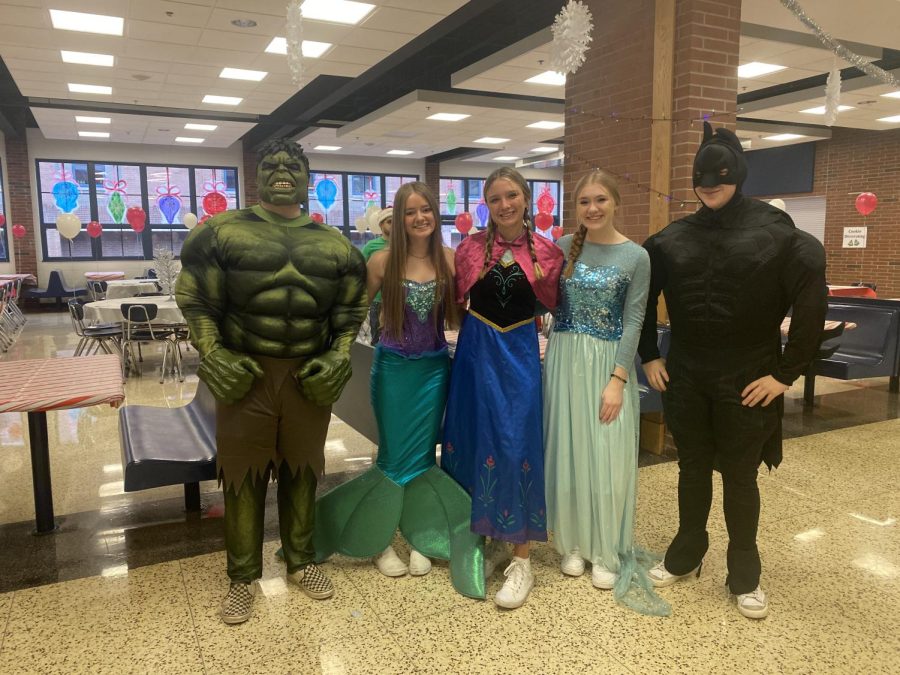 Zack Garbinski (11), Emily Gubanich (11), Chloe Lorenc (12), Natalie Amantea (11), and Jack Cassley (11) pose for a picture while dressed as costume characters. 