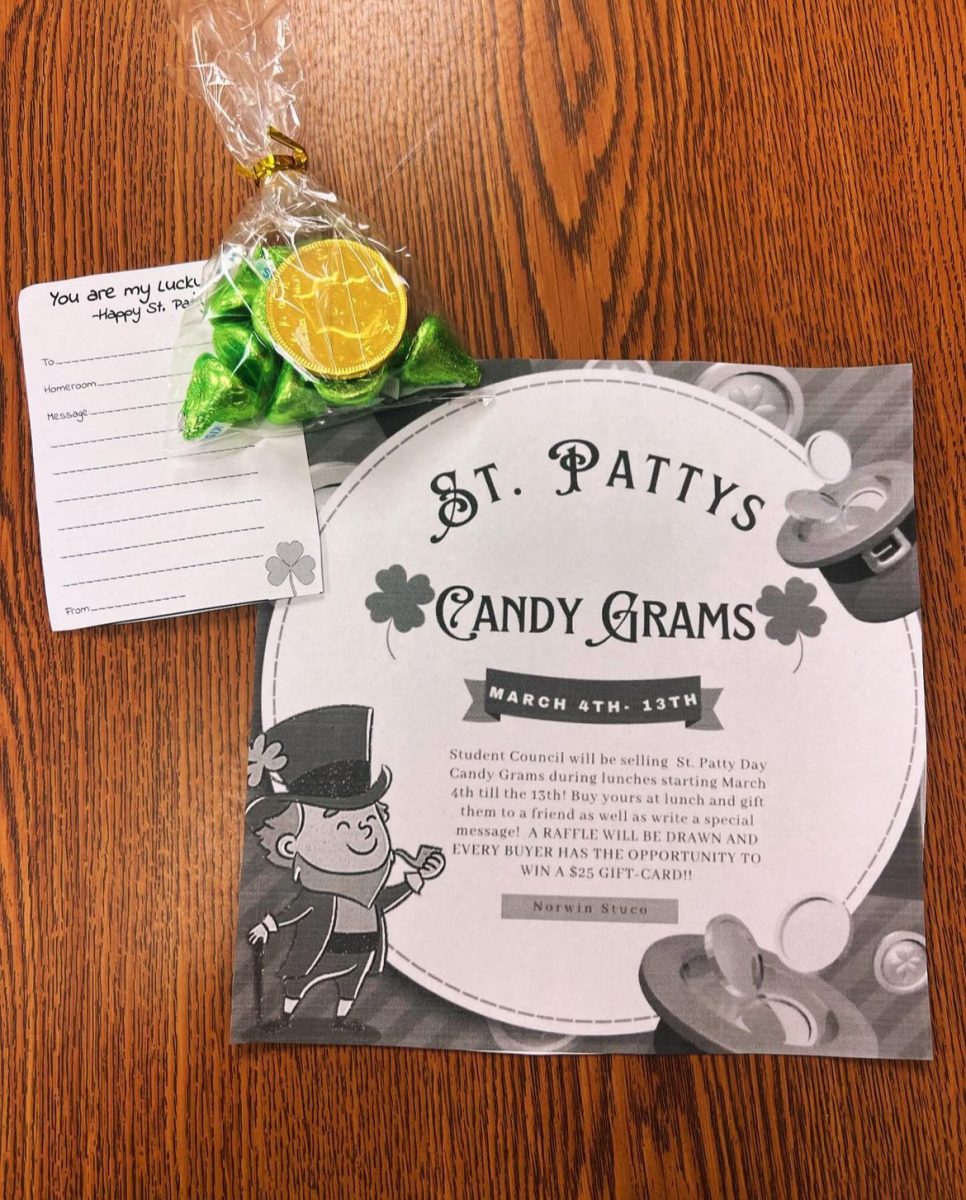 Norwin+Student+Council+members+sell+St.+Patty%E2%80%99s+Candy+Grams