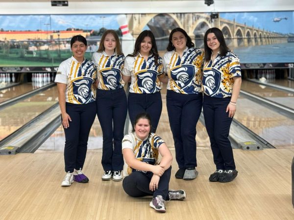 Norwin Girls Team at Regionals Bowling Competition