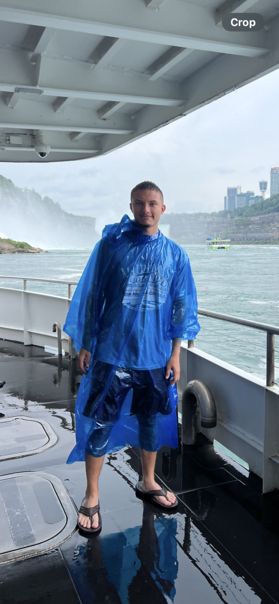 Knight Krier member Michael Makay on the May of the Mets at Niagara Falls
