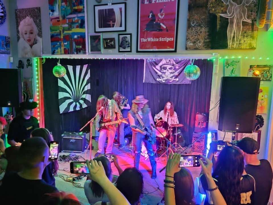 New band made by Norwin students is coming out with a bang: The Apparatus