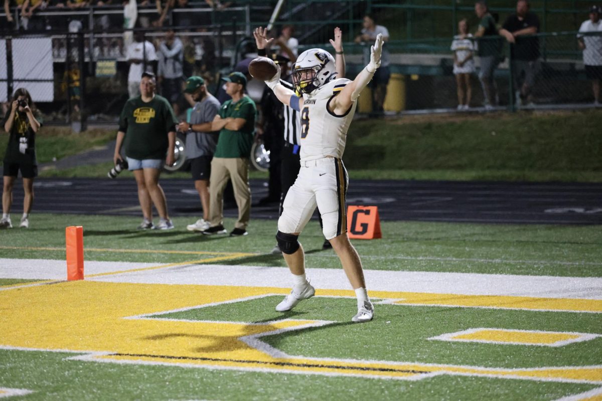 Senior Mike Defazio catches a touchdown pass