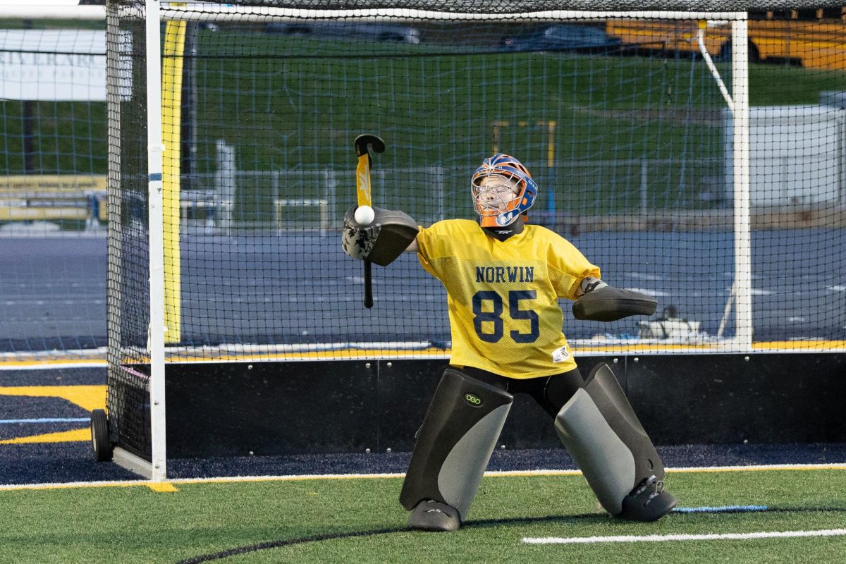 Meredith Langlais (goalie) 