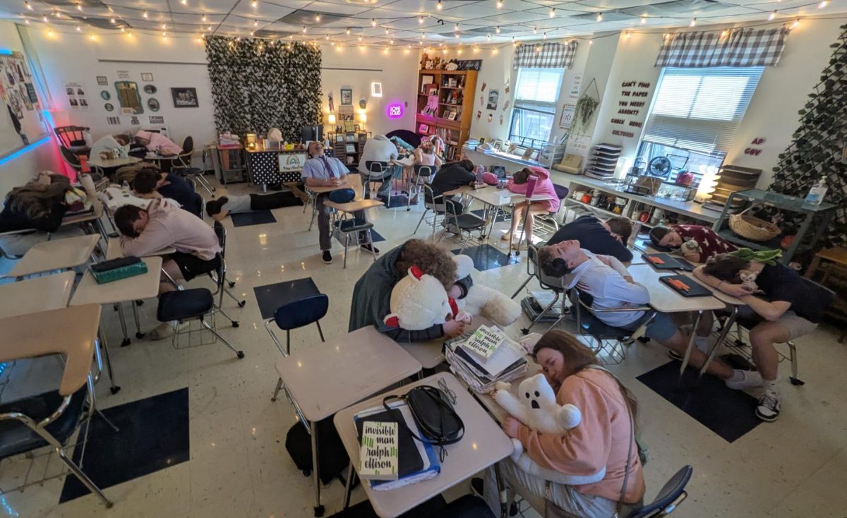 KNIGHT LIAR - Norwin High School makes new sleeping class a graduation requirement